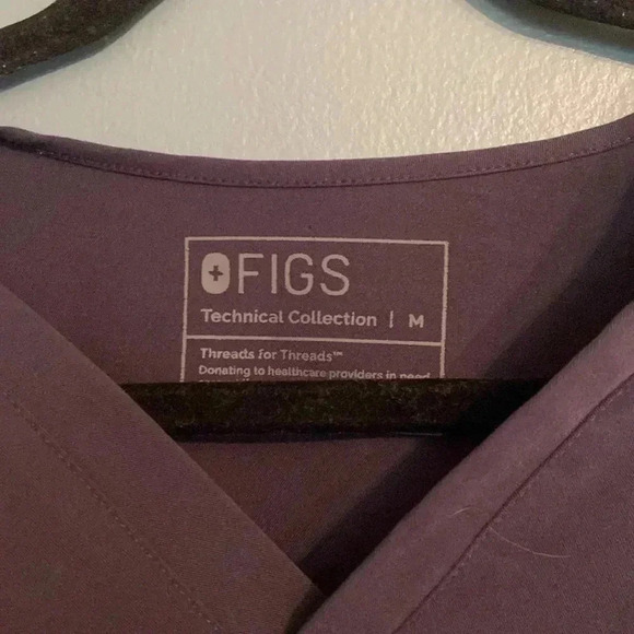 Figs technical collection navy blue - medium - great condition - short sleeve - Picture 3 of 5